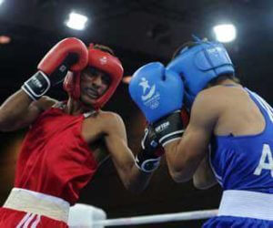 Hanurdeen lands a powerful punch on his opponent during a fight.